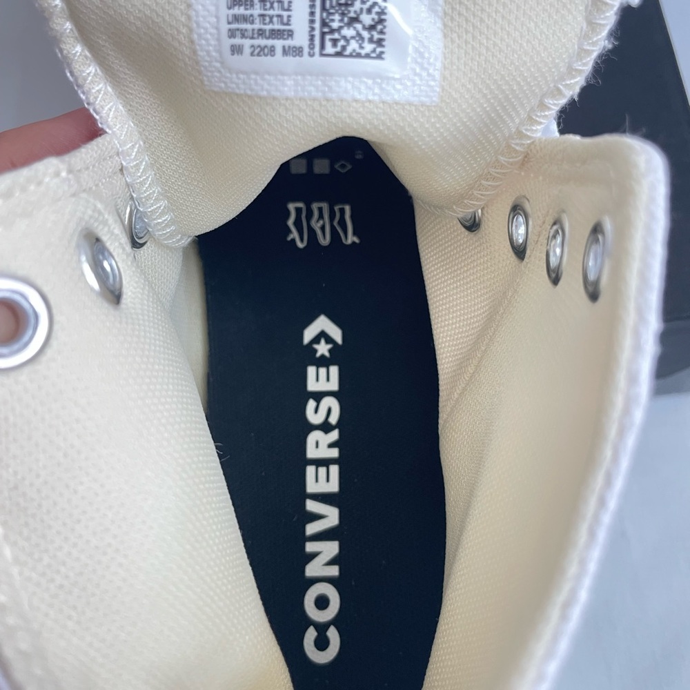 Converse Chuck Taylor All Star Move
Platform
WOMEN'S HIGH TOP SHOE SIZE 7 - Picture 10 of 13